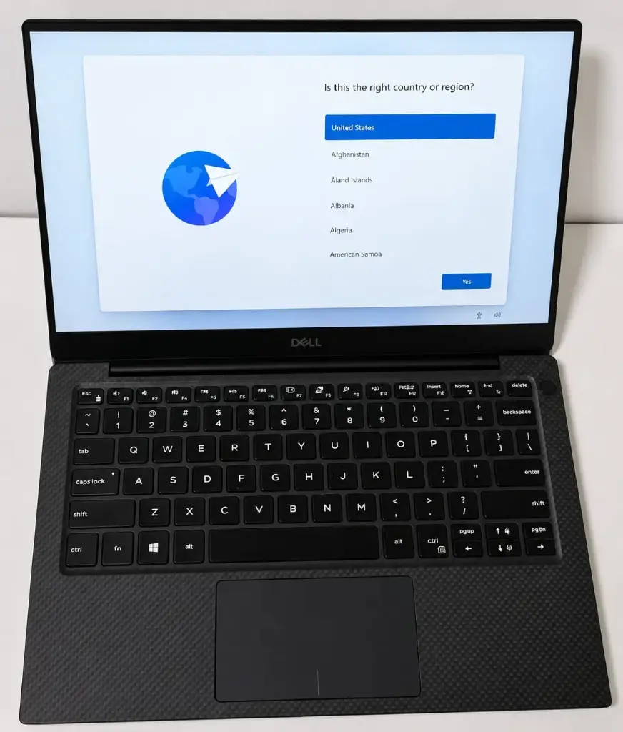 Laptop Dell XPS 13 9380 | Intel Core i5-8265U (hasta 3.9 GHz) | Pantalla 13.3" Full HD | 8 GB RAM | SSD 256 GB | Windows 11 Home | Incluye cargador y mouse | Ultraligera, elegante y de alto rendimiento